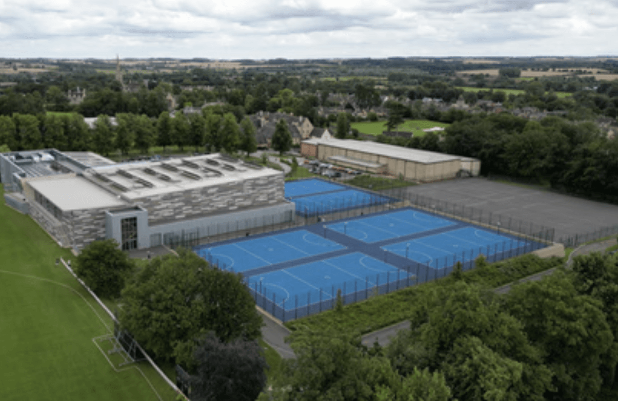 instalaciones campamento verano tenis en inglaterra